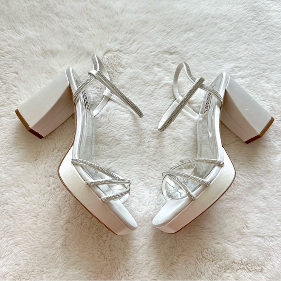 NEW!!! Badgley Mischka women platform shoes size 8 US